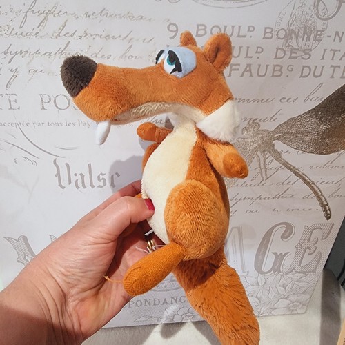 Ice age squirrel scratte - ice,