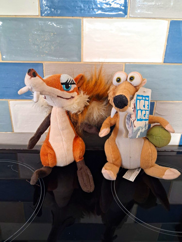 Scrat play ice - play,